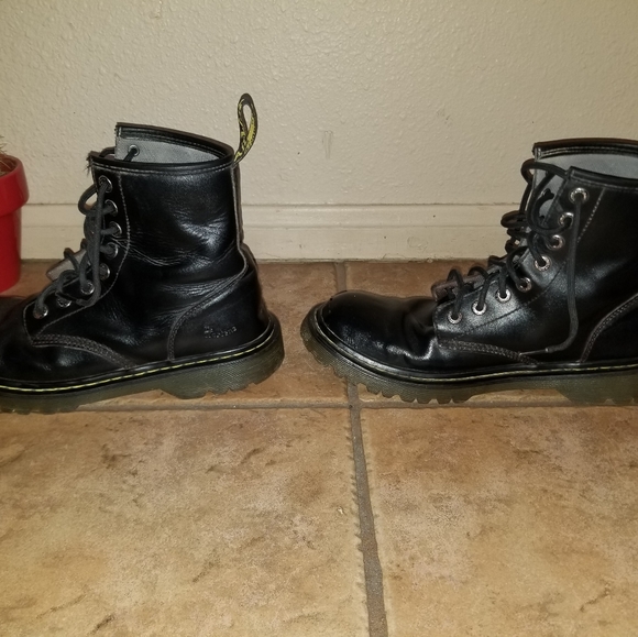 Dr. Martens Awleys - Picture 2 of 10
